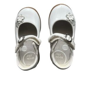 Stride Rite White Holly Mary Jane | 6 wide (toddler)